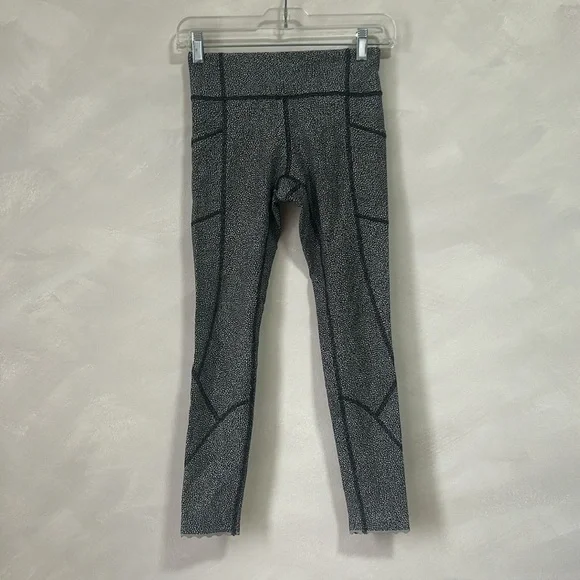 Lululemon Sz 4 Leggings Salt Alpine Black White Print Reflective - Picture 4 of 12